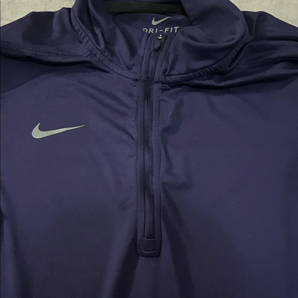 (167)Nike Deep Purple Performance Athletic Long Sleeve Top